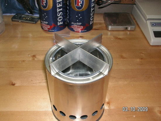Stove with pot support