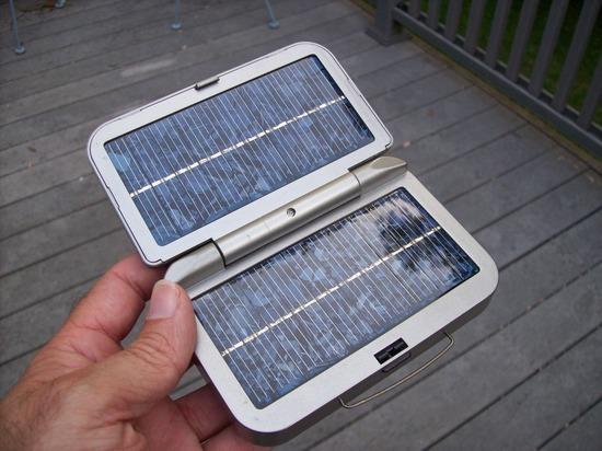 Compact Solar Charger for AA batteries