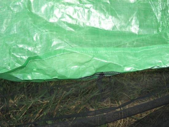 close up, floor attached to netting