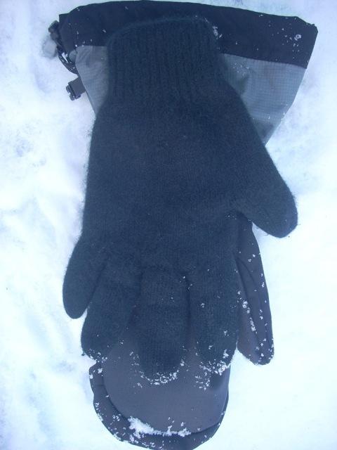 gloveovermitt