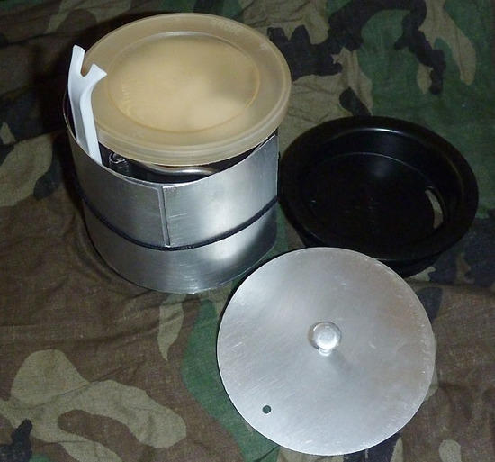 Snow Peak kit with fitted lid.