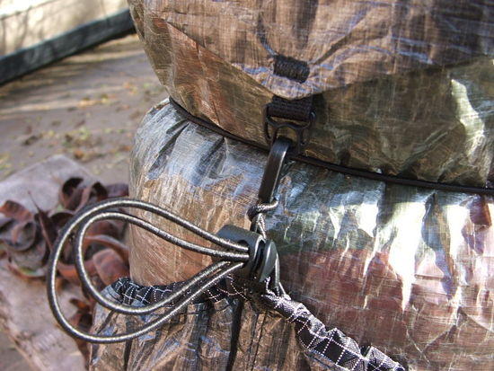 lid/pocket
