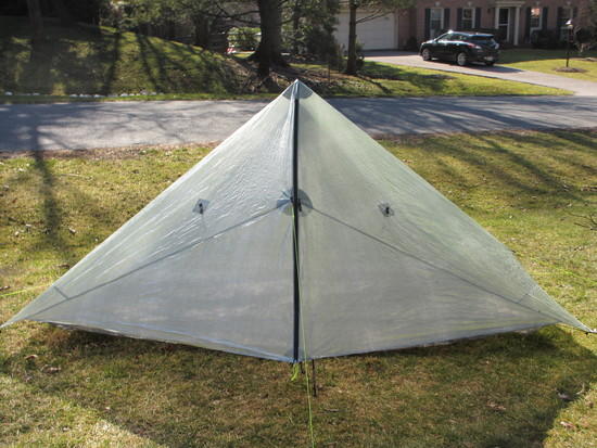 hexamid with beak and closed zipper