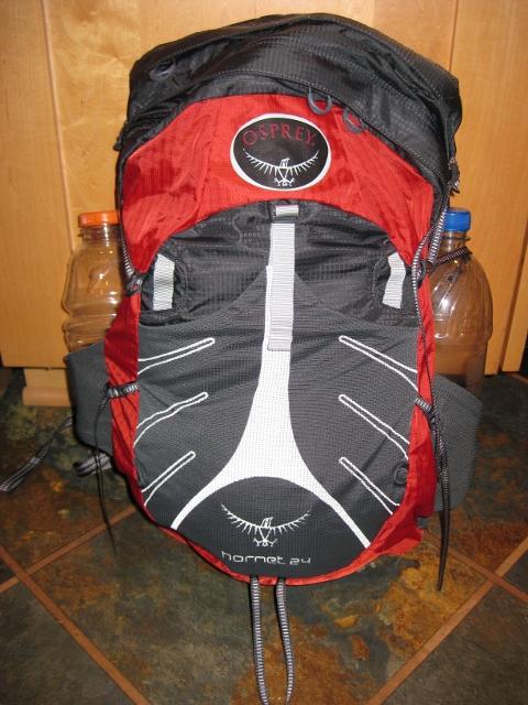 Hornet 24 Front with water bottles