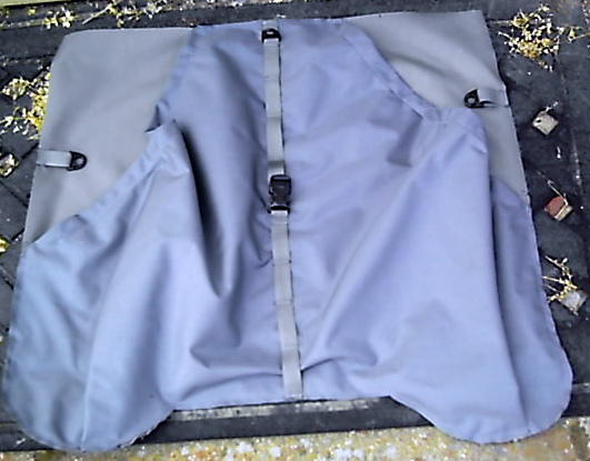 Nomad Front/side pocket cutout