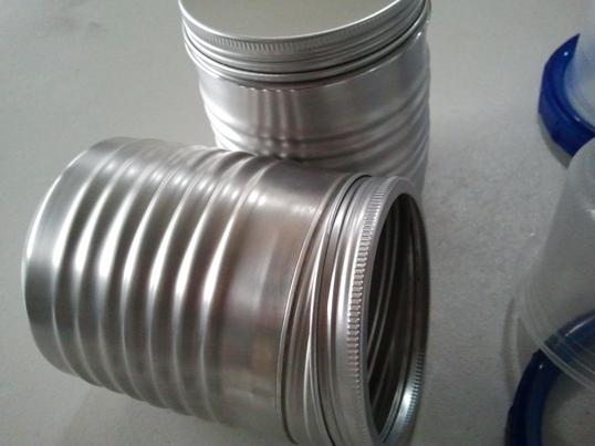more lid detail, ( threads are pressed in pieces from other containers)