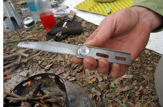 Lee Shows Off A Prototype of an Amazing Wood Cutting Saw