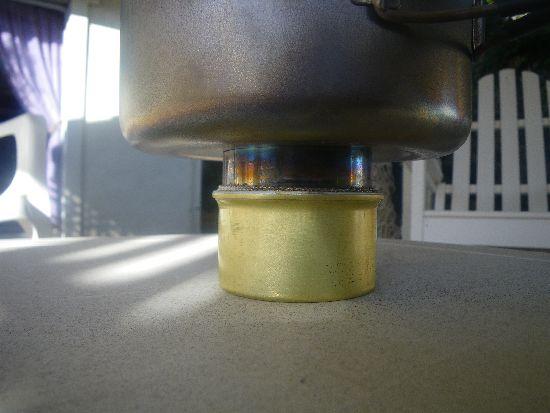 Here's the pot supported by the stove