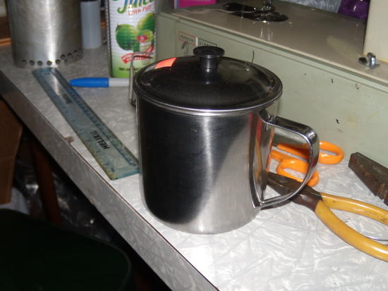 pot with original hahdle