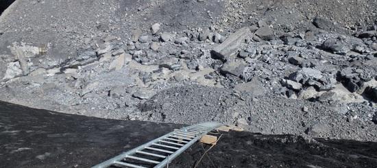ladder down a moraine