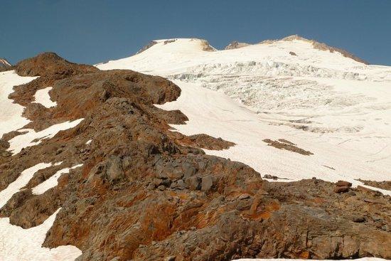 Could you resist scrambling up these outcrops?