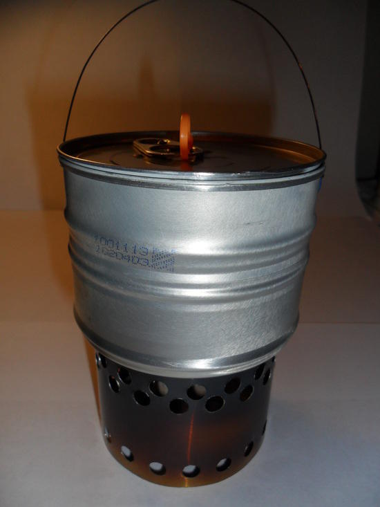 Combo windscreen and cookpot support