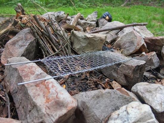 Set up on rocks